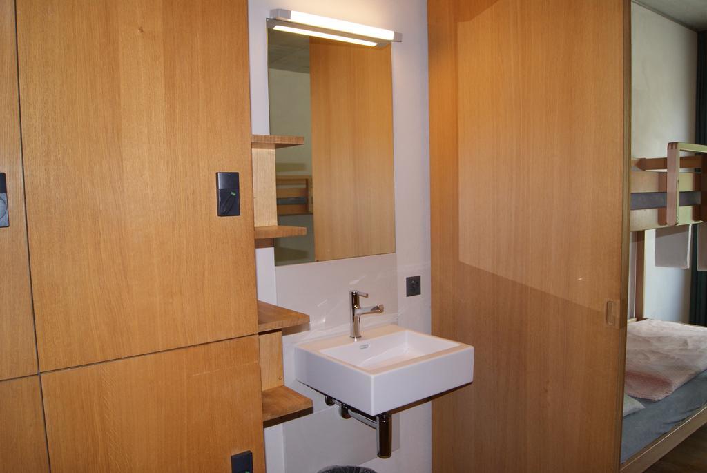 Bed in 4-Bed Mixed Dormitory Room with Shower,403914105:JPEG